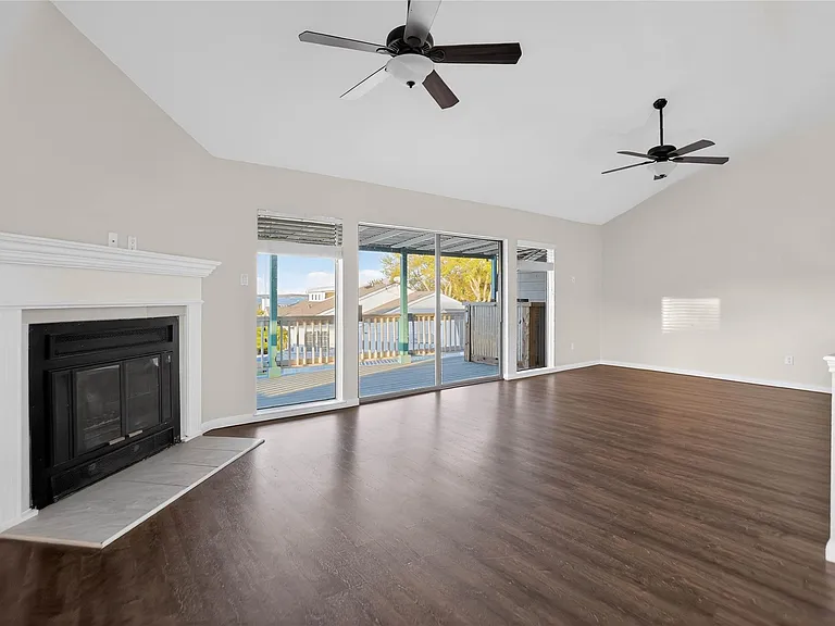 88 Lakeview Vlg — Photo 20