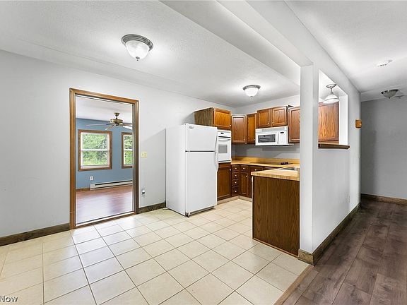 4th image of 3259 E Pinewood Dr E