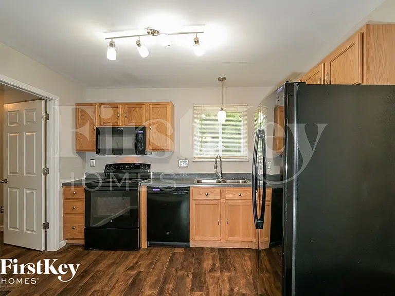 256 Cherrywood Parc Dr — Photo 6
