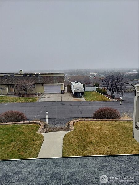 2nd image of 405 Strand Road