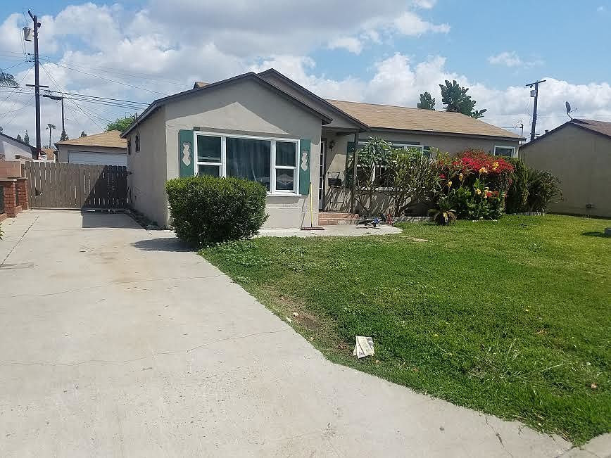 2nd image of 8425 Cleta St