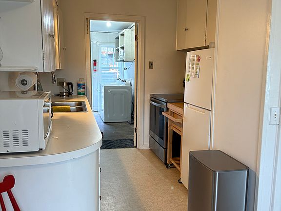 3rd image of 1238 Clay St #1