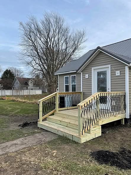 1st image of 104 W Garfield Ave #1