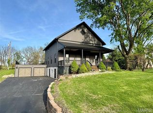 27 Hamlin Heights Dr, Hannibal, MO 63401