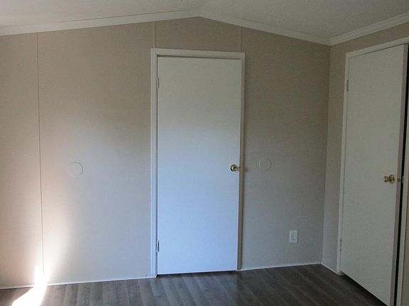 5th image of 5198 Colchester Dr #40