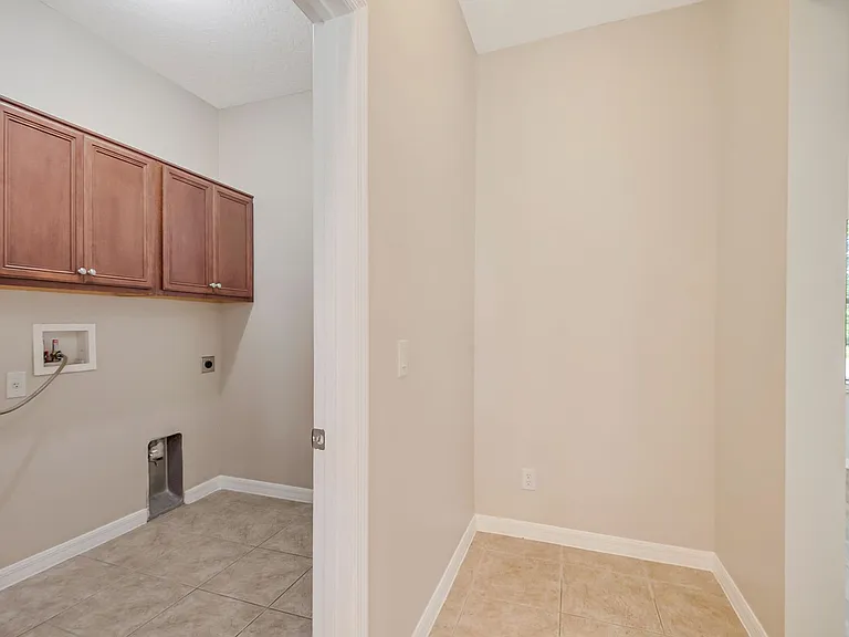 1904 Candlenut Cir — Photo 54