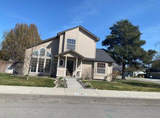 2454 N Meadowglen Pl, Meridian, ID 83646