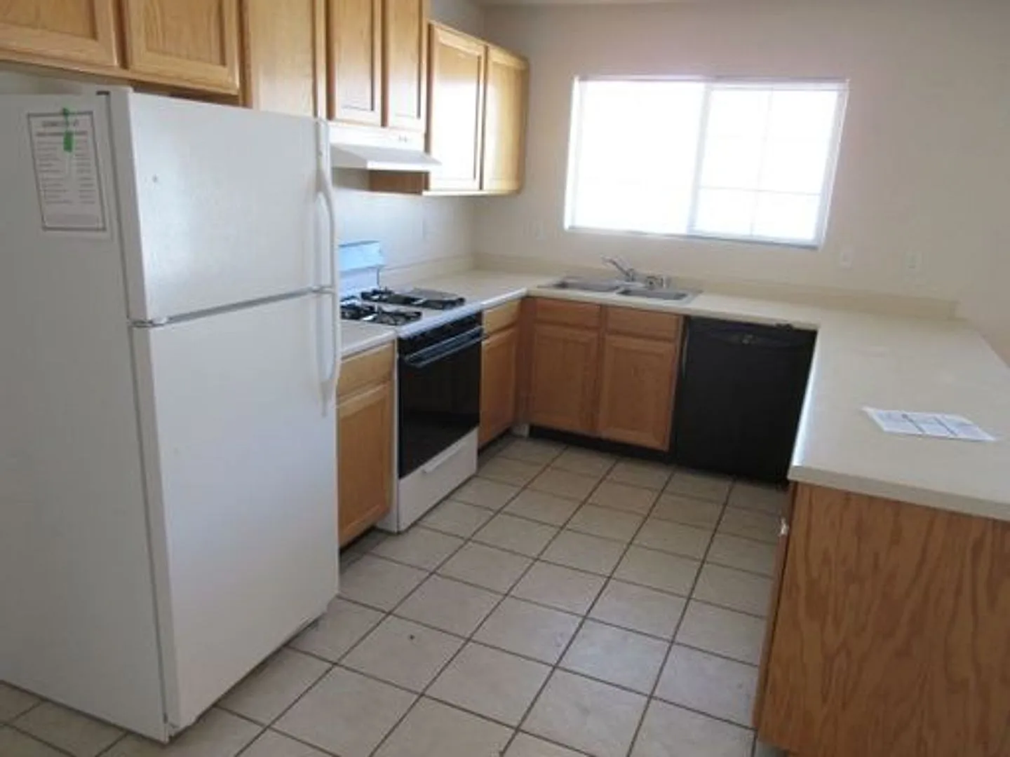 Move-In Discount!! 2 bedroom, 2 bathroom Apartment — Photo 3