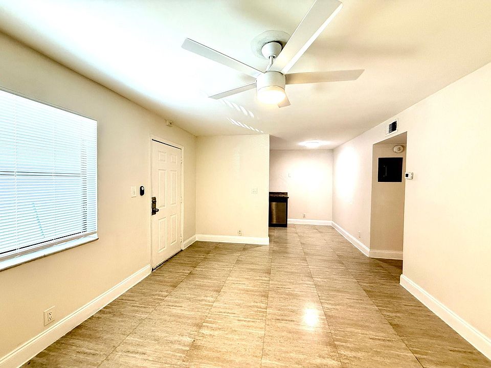 1st image of 607 NE 29th Dr APT 22