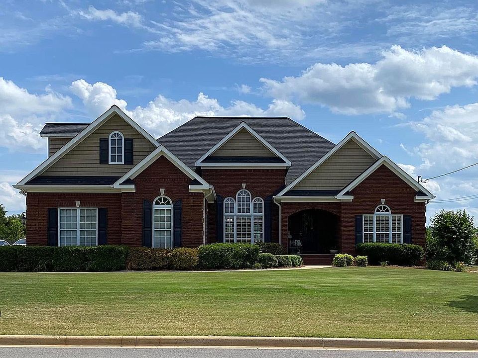 1st image of 304 Barrington Cir