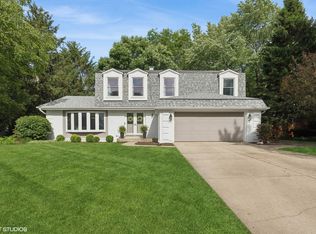1013 Wellington Ave, Libertyville, IL 60048