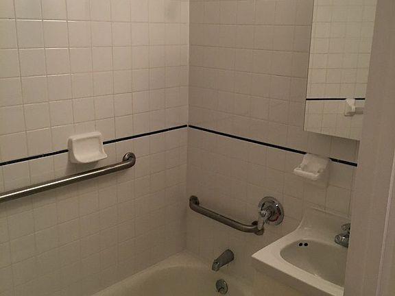 3rd image of 27 W 84th St APT 4FW