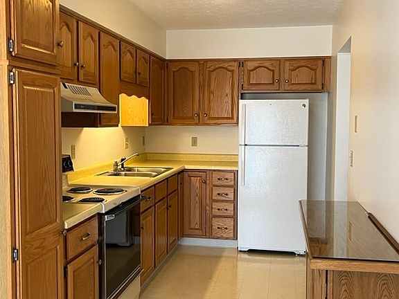 5th image of 1203 Hillcrest Dr