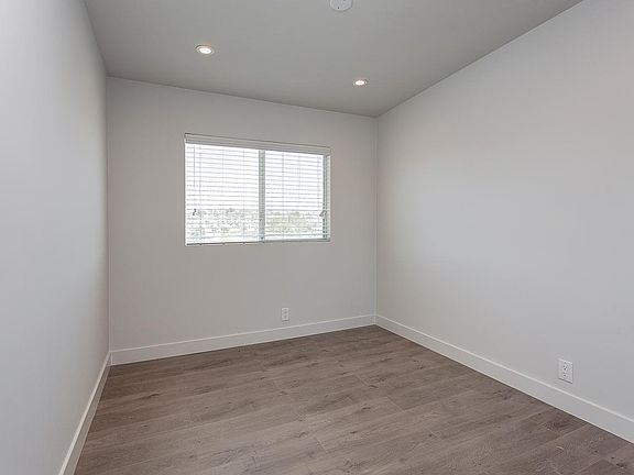 3rd image of 1541 Rockwood St APT 2