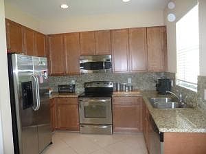 5th image of 7691 Corkwood Ave