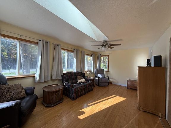 4th image of 6382 Tecumseh Ave