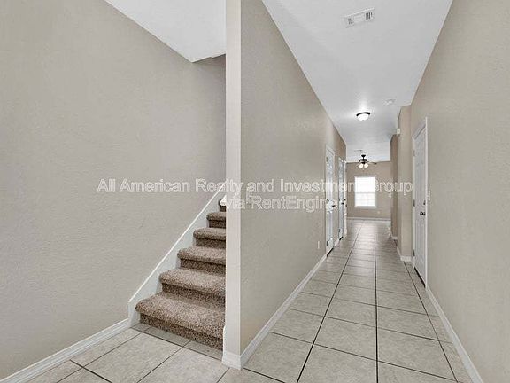 3rd image of 994 Leigh Ann Ln