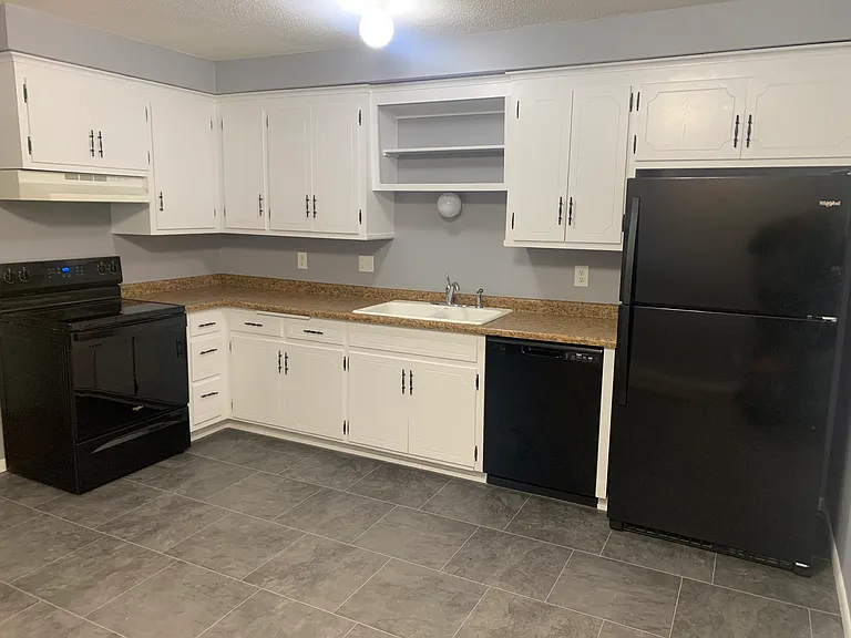 Kitchen 13'x13'