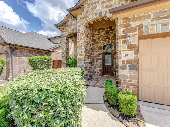 19315 S Cottonwood Green Ln, Cypress, TX 77433