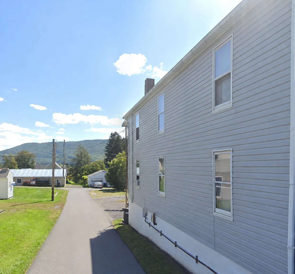 2 bed, 960 sqft, $900 — Photo 1