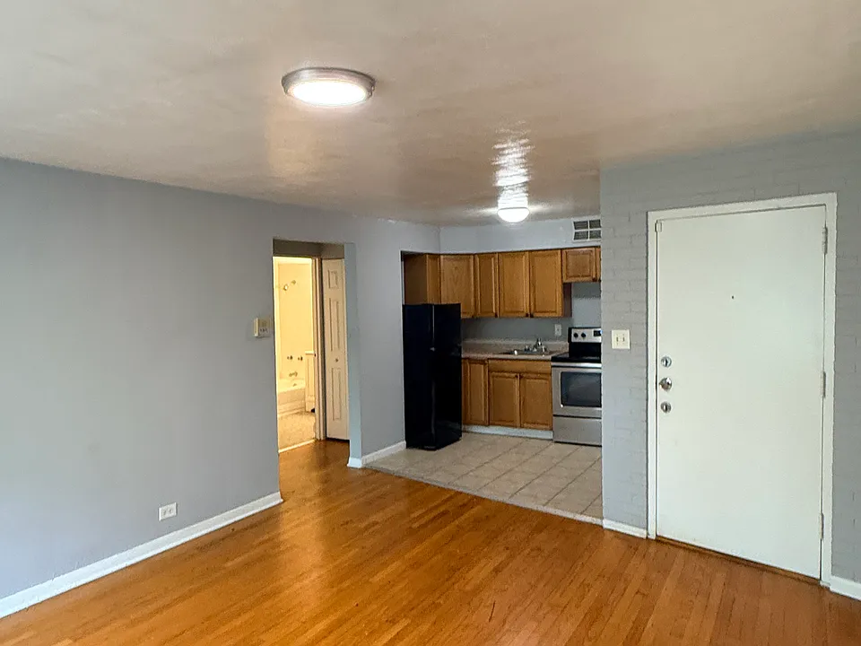 7006 S Cregier Ave #2