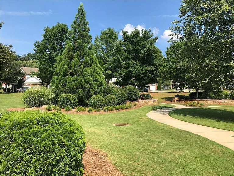 2090 Deptford Dr — Photo 21