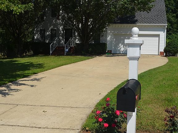 Huge Driveway!
