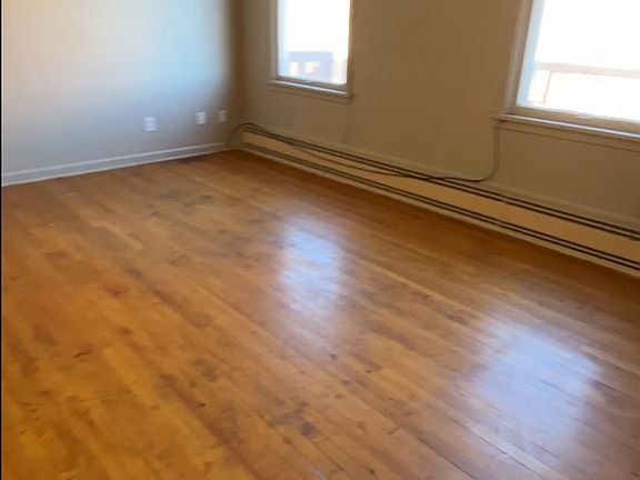 3rd image of 132 W Main St APT 4