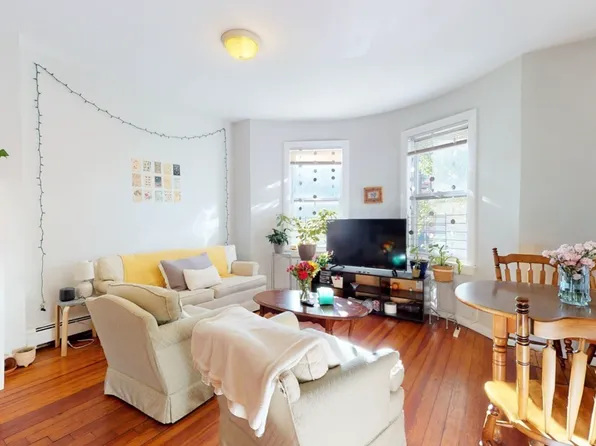 32 S Huntington Ave #1, Boston, MA 02130