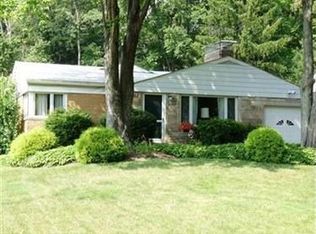 117 Hazelwood Dr, Chagrin Falls, OH 44022