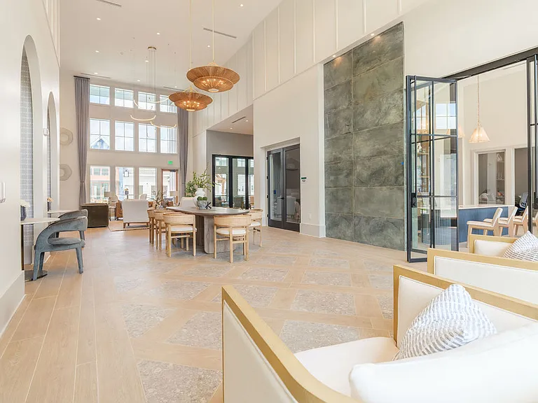 Miro Luxury Apartments — Photo 20