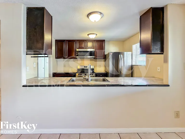 813 E Todd Dr — Photo 8