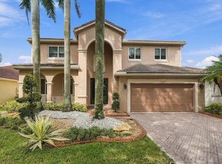 1020 Lavender Cir, Weston, FL 33327