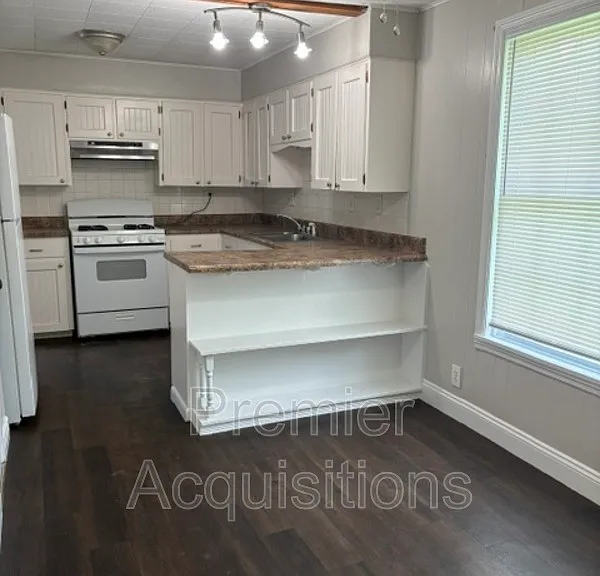 2108 Fernwood Pl — Photo 10
