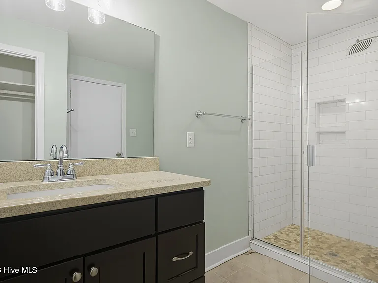 46 Holland Dr — Photo 27
