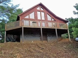 325 Palmer Dr, Warne, NC 28909