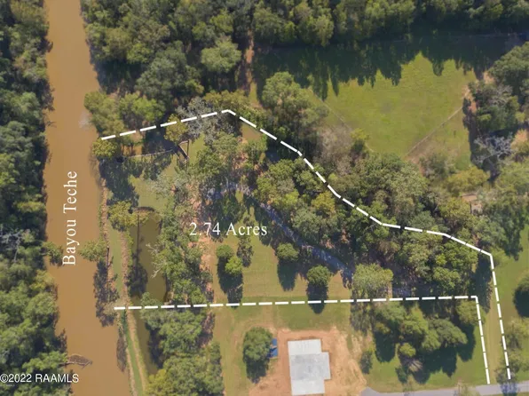 1630 Hebert Ln, Saint Martinville, LA 70582