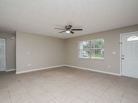 3rd image of 1070 Bridlewood Way
