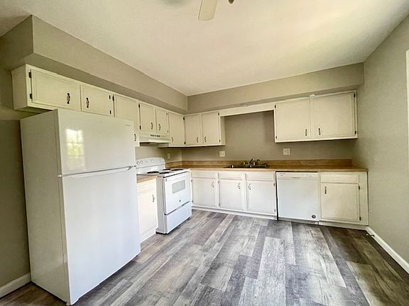 2nd image of 1441-1445 Peachtree Dr #1441