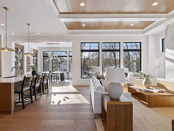 2nd image of 12803 Woodhaven Pl