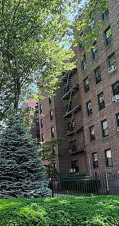 1st image of 2741 E 28th St APT 4C