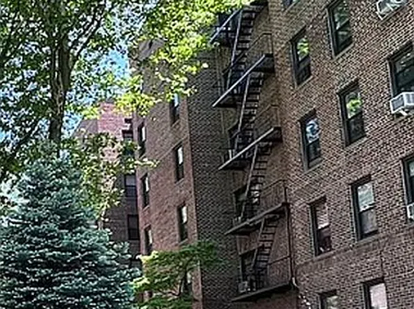 2741 E 28th St APT 4C, Brooklyn, NY 11235