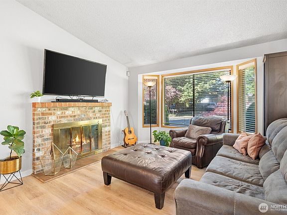 5th image of 17001 5th Avenue E