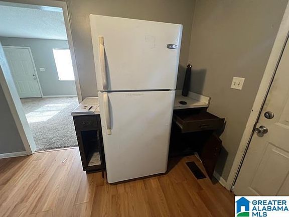 5th image of 1504 6th Pl NW