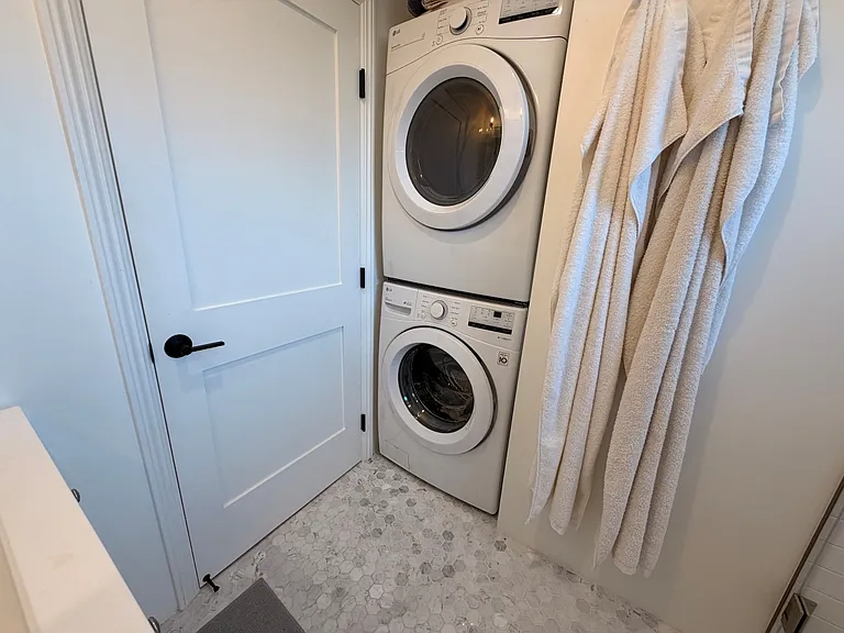 7821 Stewart Ave — Photo 15