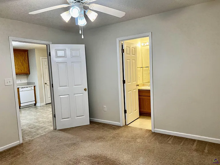 256 Katelyn Cir — Photo 14