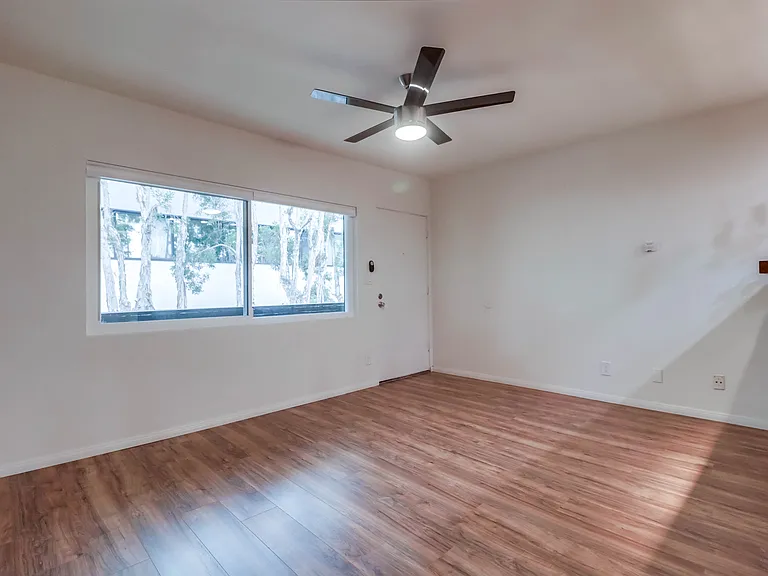 1024 Turquoise St #L — Photo 19