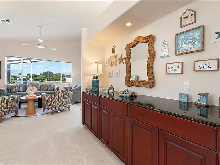 1526 Vintage Ln — Photo 9