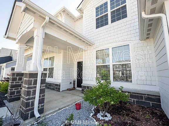 2nd image of 6809 Blackwater Ln