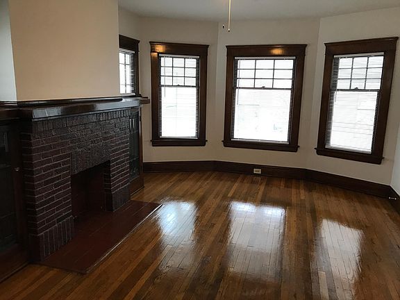 3rd image of 1275 Gladys Ave